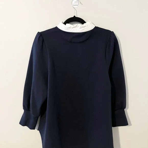 Tuckernuck
Pomander Place Tuckernuck
Charlotte Terry Top Blue
Ruffle Collar - Picture 5 of 12